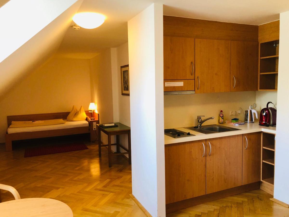 Gasthuis Gaestehaus Im Priesterseminar 3*