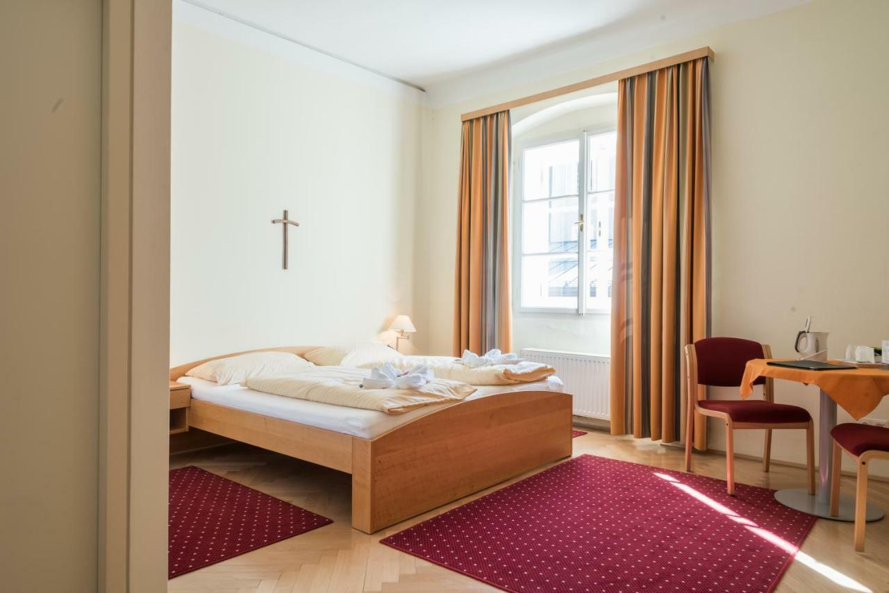 Gasthuis Gaestehaus Im Priesterseminar Salzburg