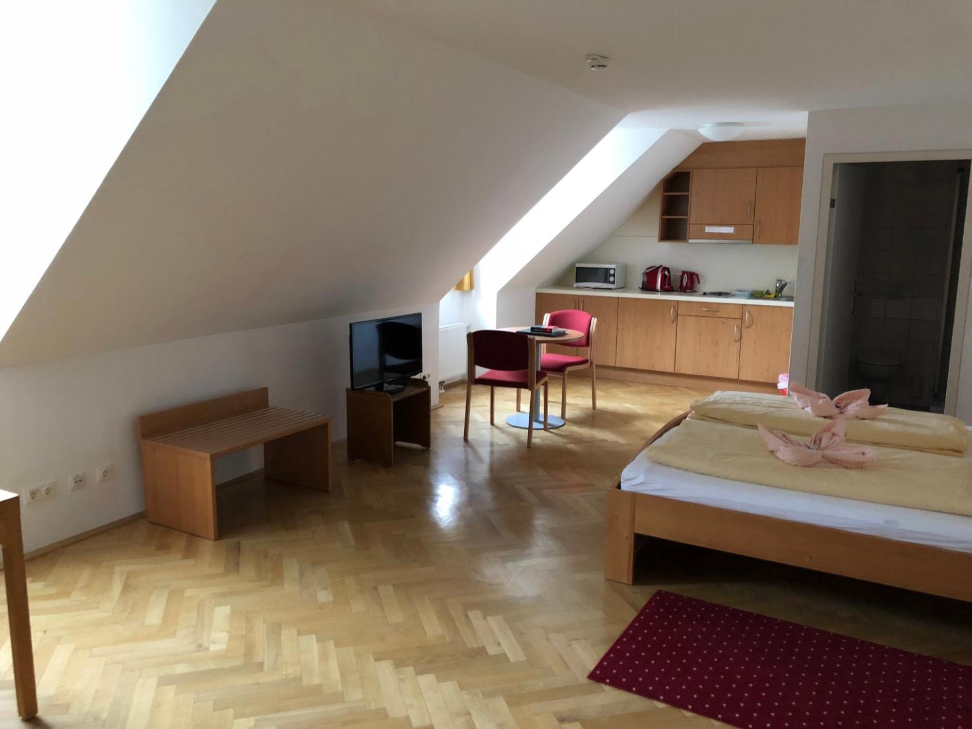 Penzion Gaestehaus Im Priesterseminar 3*