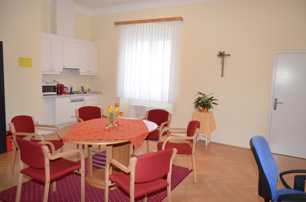 Gaestehaus Im Priesterseminar Penzion Solnohrad