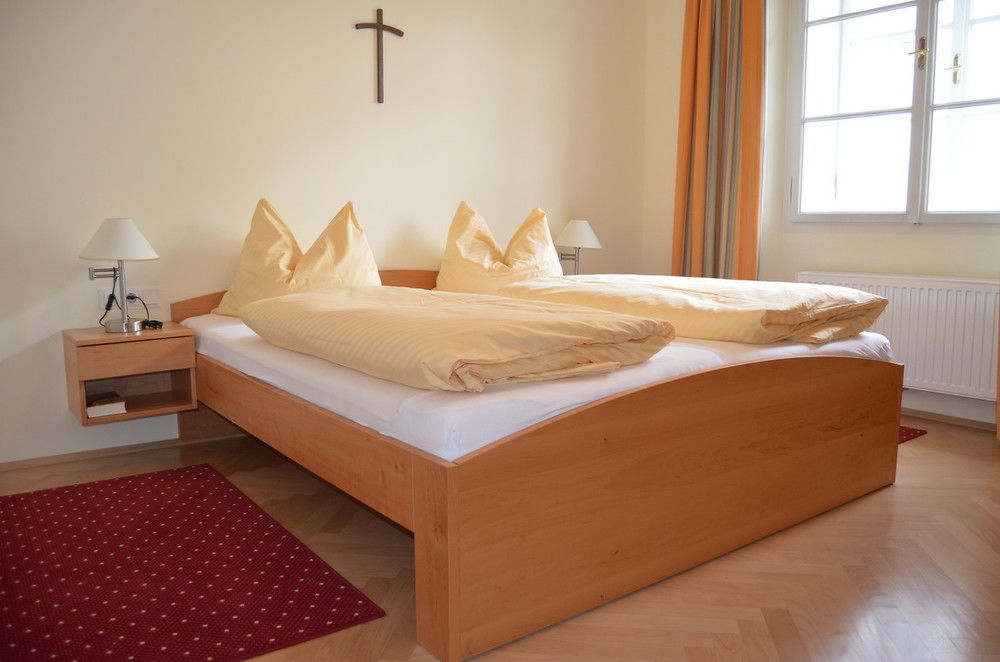 Penzion Gaestehaus Im Priesterseminar 3*