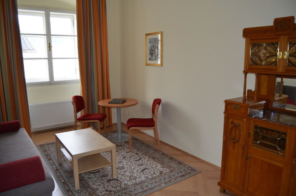 Penzion Gaestehaus Im Priesterseminar Solnohrad